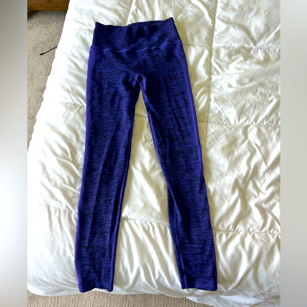 Peloton leggings ribbed.